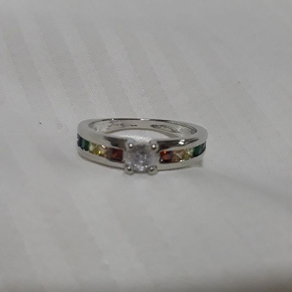 Jewelry - Love wins ring